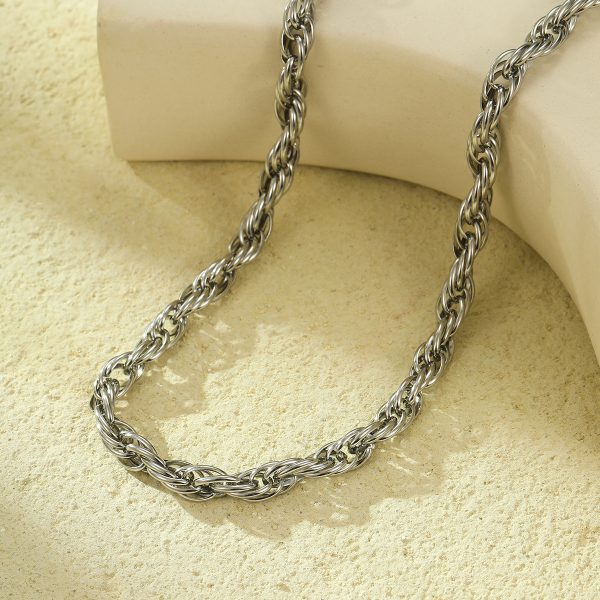 High-Grade Stainless Steel Twist Clavicle Chain Necklace - Image 4