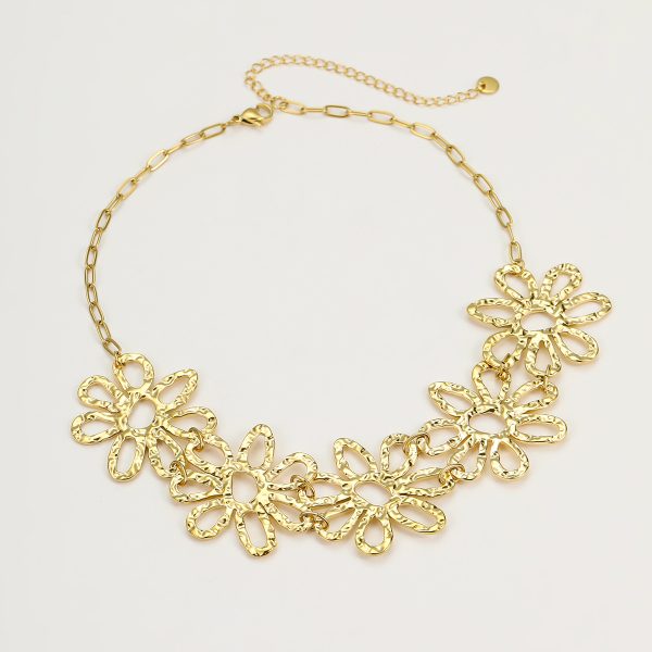 Retro Asymmetric Floral Petals Necklace - Image 5