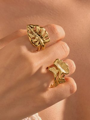 Niche Ginkgo Leaf Titanium Steel Ring – Women’s 18K Gold Bracelet