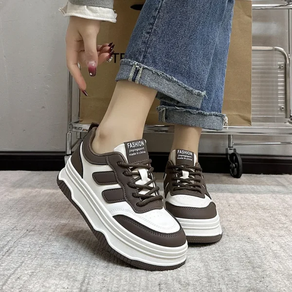 Women's 2025 spring and autumn new casual sports board shoes light bread shoes - Image 4