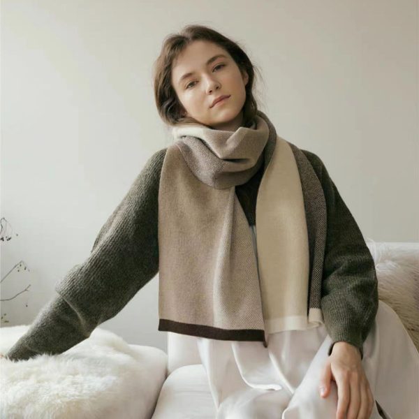 Korean Niche Designer Personalized Women’s Warm Thickened Winter Knitting Scarf - Image 3