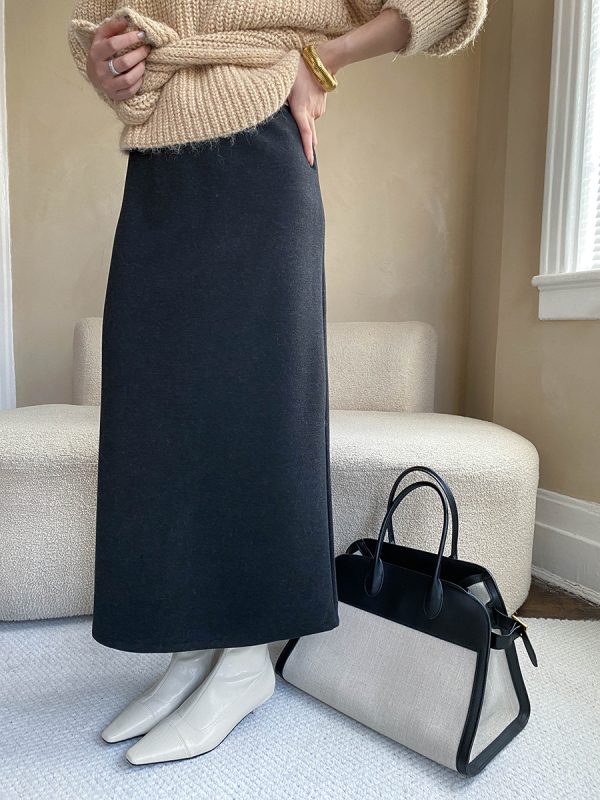 High-End Woolen A-Line Skirt with Back Slit & Slimming Fit - Image 2