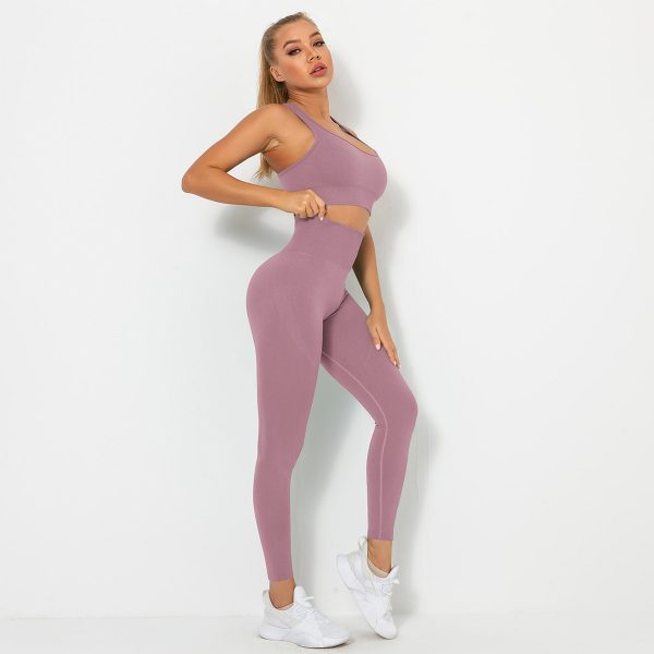 Seamless Solid Color Peach Hip-Lifting Sports Bra and Yoga Pants - Image 3