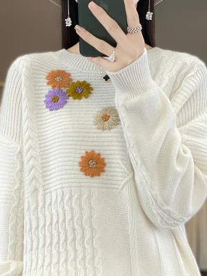 women’s O-neck solid color sweater in autumn and winter