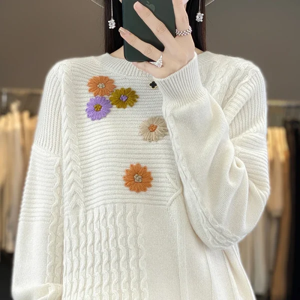 women's O-neck solid color sweater in autumn and winter