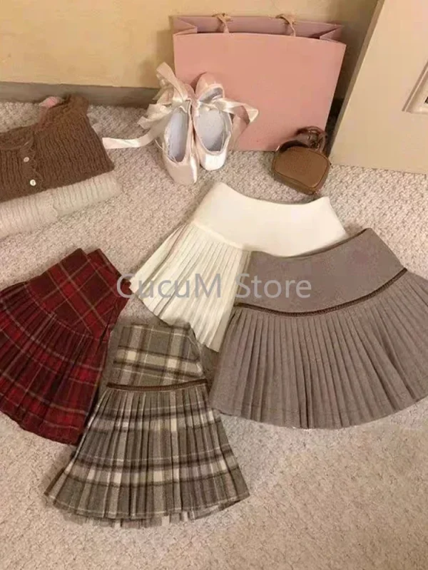 Aesthetic Old Money Mini Pleated Woolen Plaid Skirt - Image 2