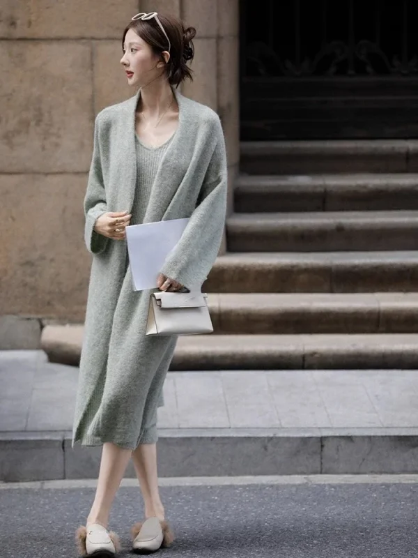 Women's Autumn and Winter Thickened Comfortable Loose Long Sweater Jacket - Image 4