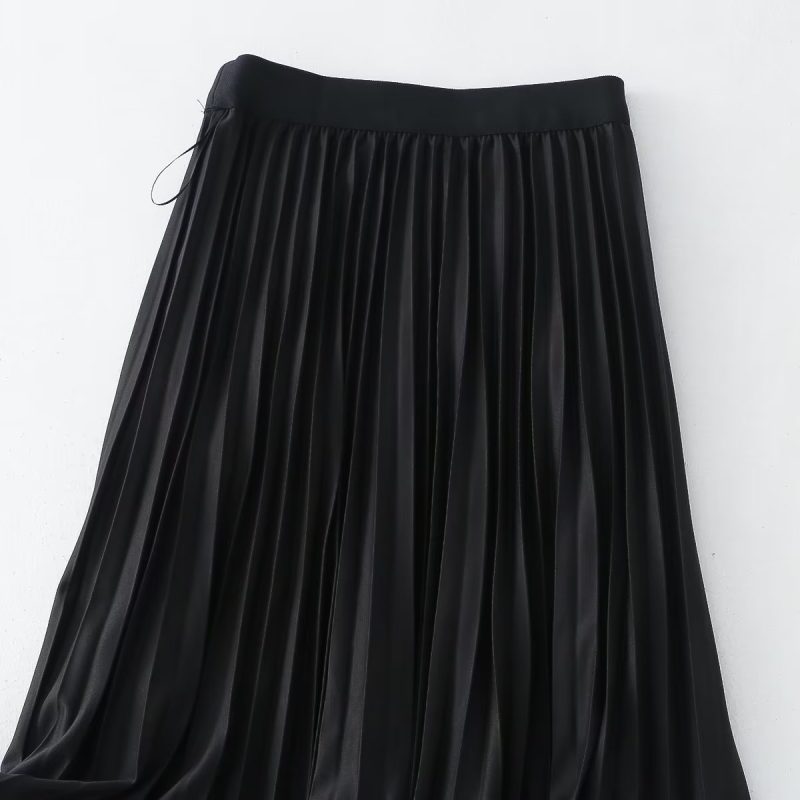 Reversible Pleated Slimming Skirt - Image 4