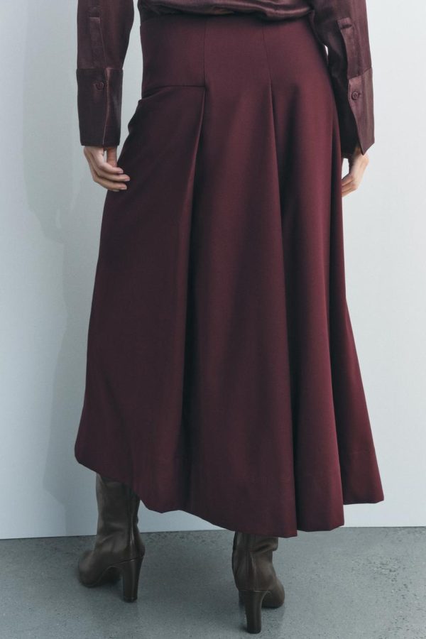 Graceful Two-Tone Pleated Midi Skirt - Image 2