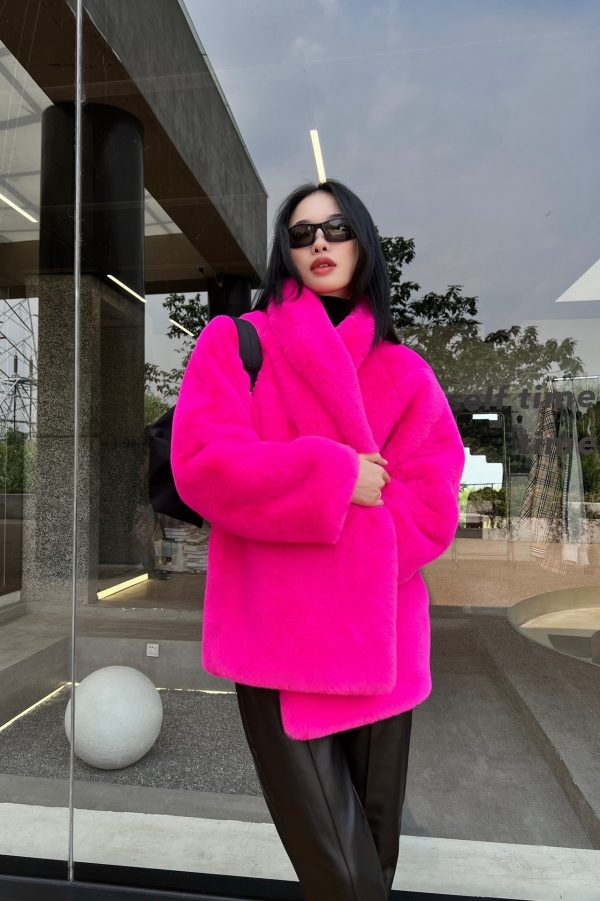 Women's Thick Faux Rabbit Fur Coat - Image 3