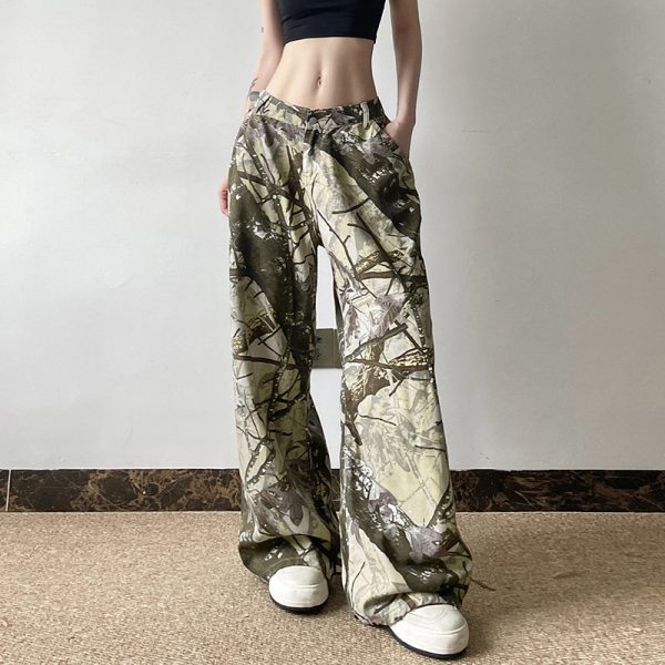 Low-Waist Camo Straight-Leg Jeans - Image 4