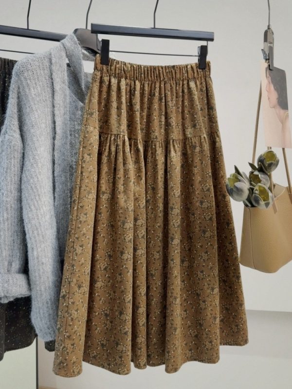 Retro High-Waist Floral Skirt - Image 3