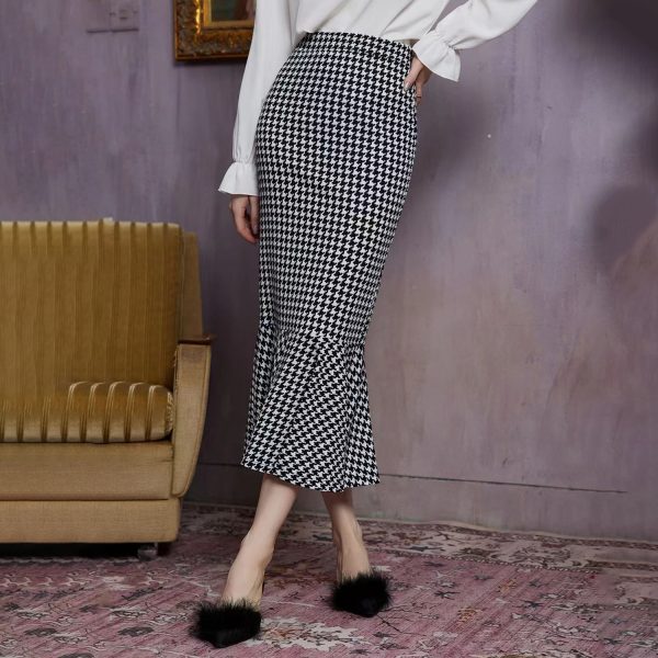 Houndstooth Fishtail Knit Skirt - Image 3