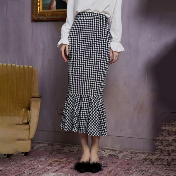 Houndstooth Fishtail Knit Skirt