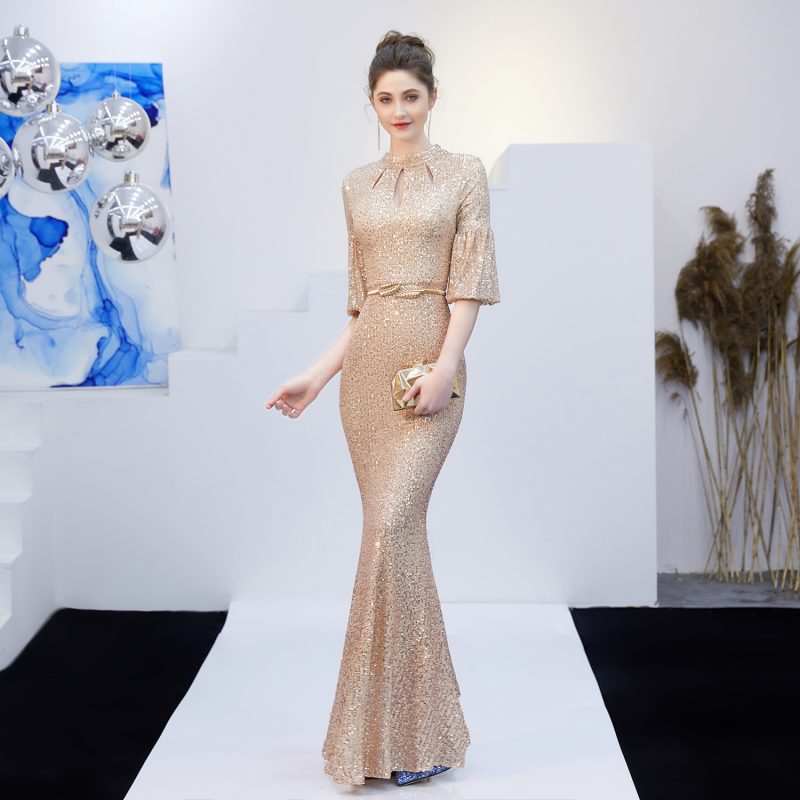 Elegant Fishtail Wedding Dress - Image 4
