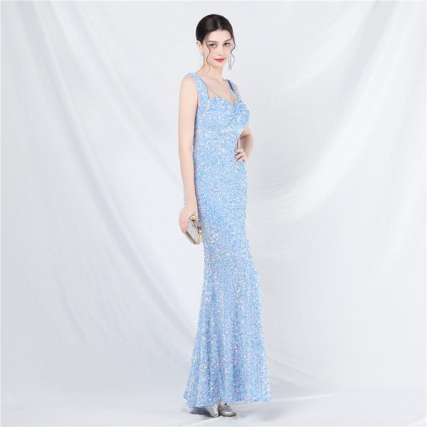 Star-Style Sequin Gown - Image 4