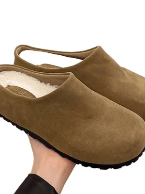 Women’s Retro Suede Closed-Toe Clogs