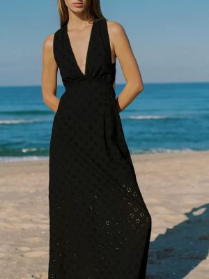 Hollow Out Embroidered Halter Backless Dress