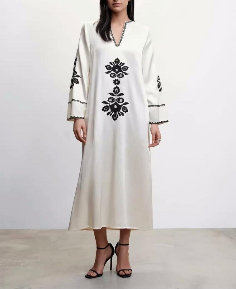 Vintage Embroidered White Dress Ladies
