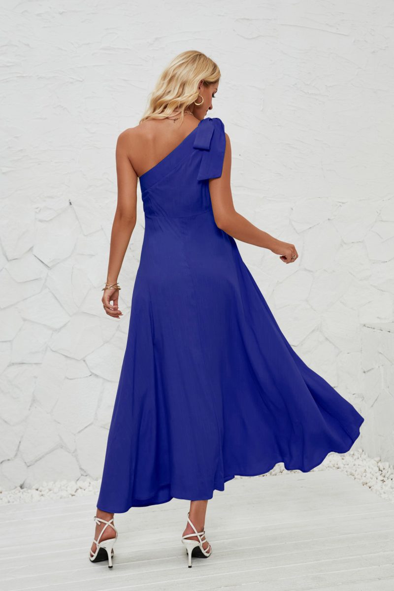 Graceful One-Shoulder Solid Color Beach Party Dress - Image 3