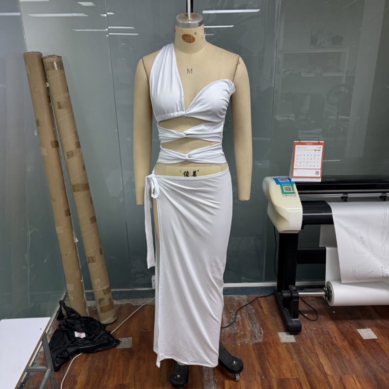 Sleeveless Solid Color Slit Lace-Up Dress - Image 2