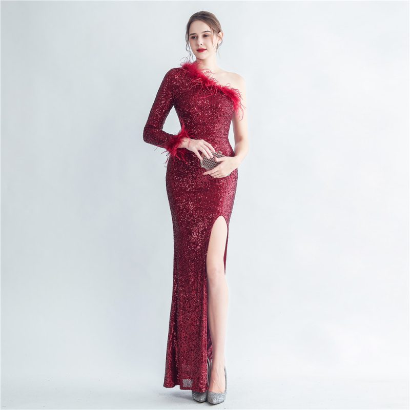 High-End Ostrich Feather One-Shoulder Evening Dress - Image 4