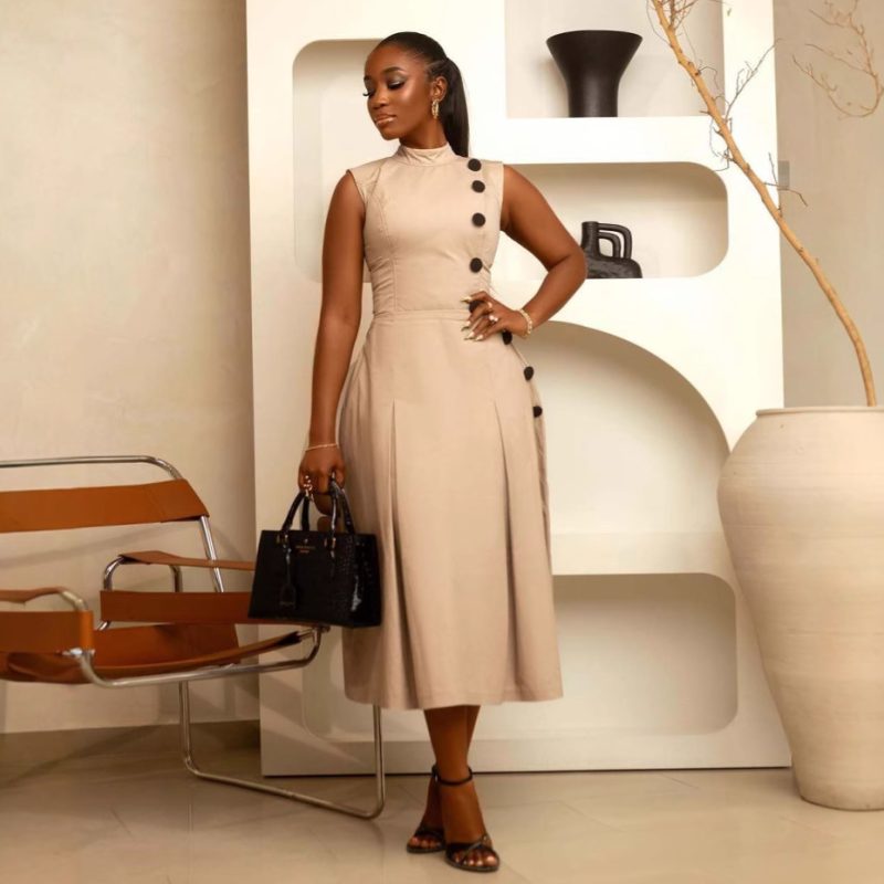 Elegant Sleeveless Stand Collar Waist-Control Dress