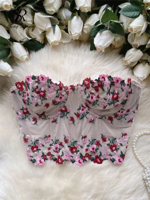 Embroidered Retro Lace Tank Top