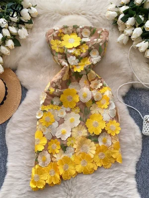 Chic Floral Embroidered Strapless Dress