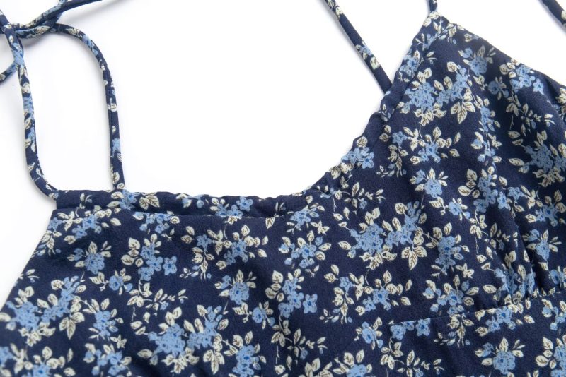 French Floral V-Neck Slim Beach Dress - Image 3
