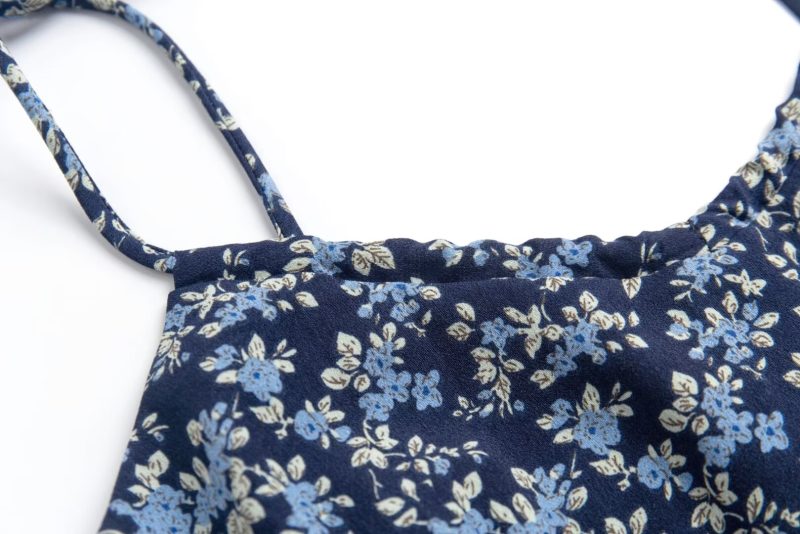 French Floral V-Neck Slim Beach Dress - Image 4
