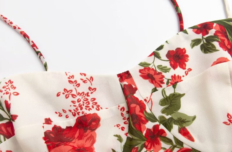 Vintage-Inspired Red Floral Dress with V-Neck and Tie Straps - Image 3