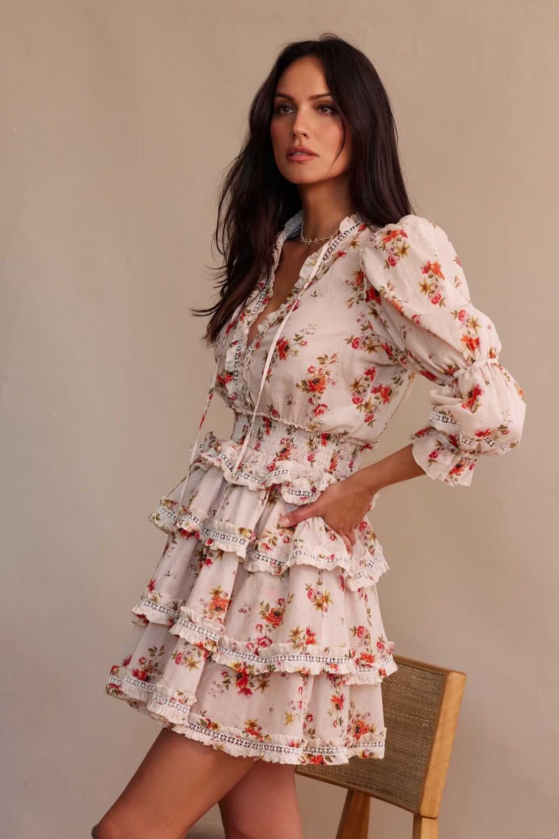 Sweet Elegant Printed V-Neck Lace Dress - Image 4