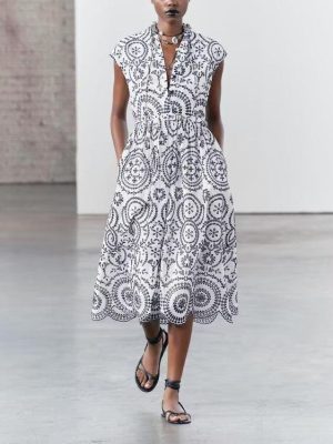 Summer Contrast Embroidered Sleeveless Belt Dress