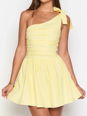Yellow Oblique Shoulder Bow Pleated Dress