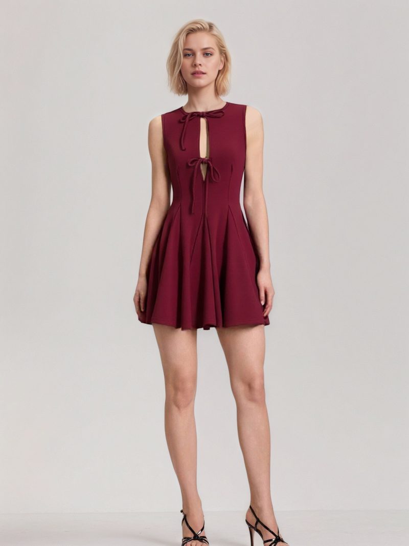 Elegant Sleeveless Summer Dress with Bow Detail - Image 4