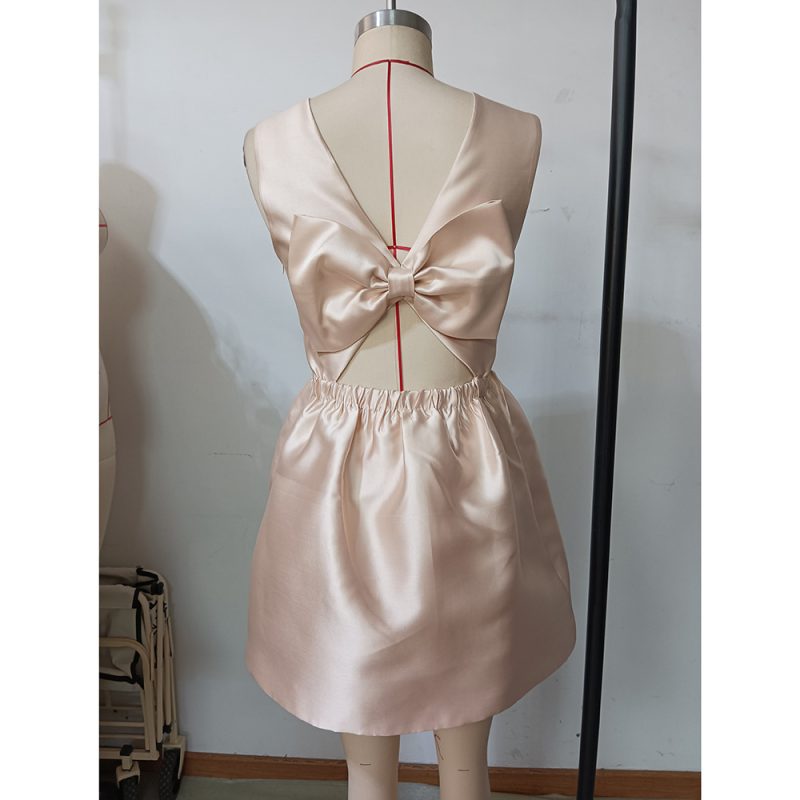 Elegant Backless Bow Beach Dress for Holiday - Image 4