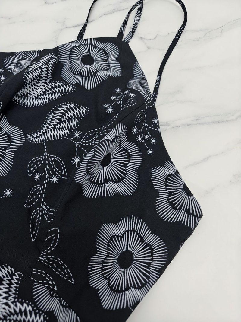 Elegant Off-Shoulder Printed Halter Vacation Dress - Image 3