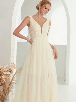 Elegant V-Neck Lace Evening Gown – Sleeveless Wedding Style