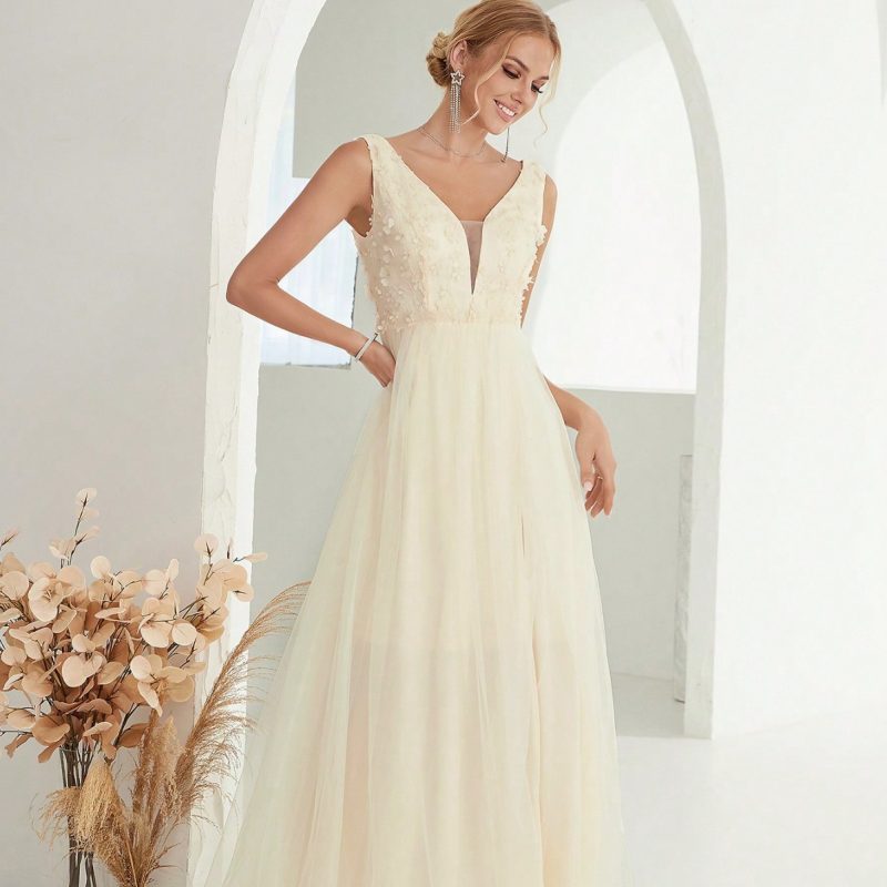 Elegant V-Neck Lace Evening Gown – Sleeveless Wedding Style