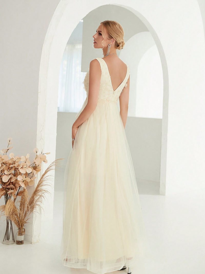 Elegant V-Neck Lace Evening Gown – Sleeveless Wedding Style - Image 4