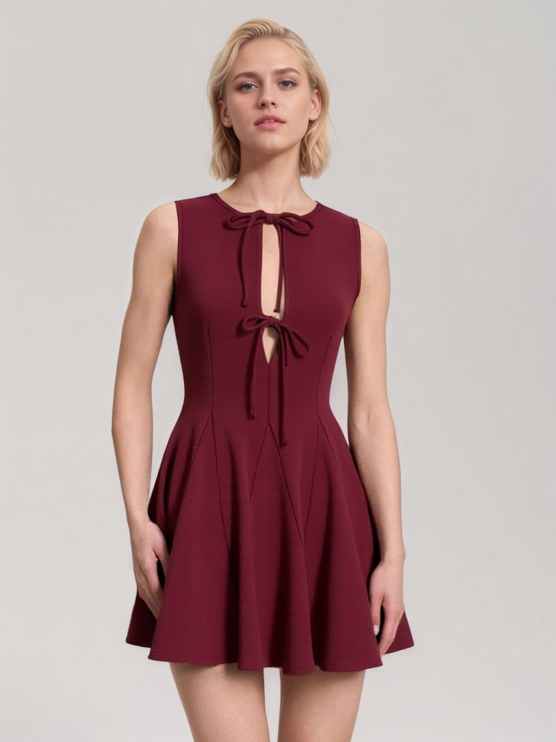 Elegant Sleeveless Summer Dress with Bow Detail - Image 2