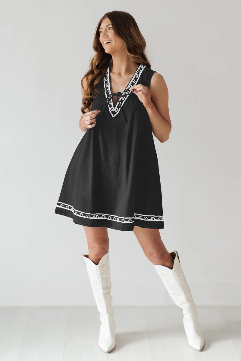Embroidered Sleeveless Denim Dress with V-Neck - Image 3