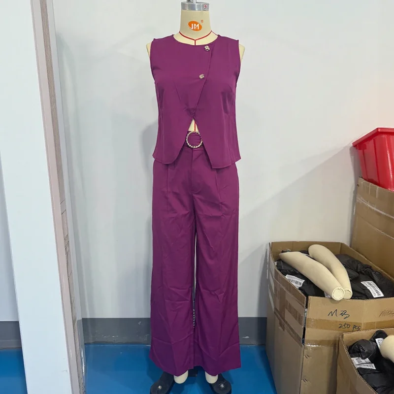 2025 Women's Sleeveless Belted Pants Set - Image 4