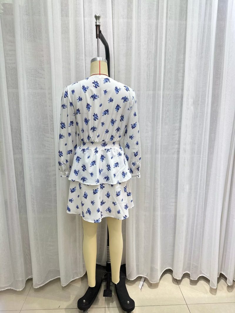 Charming Summer Dress with Lace-Up Chest - Image 3