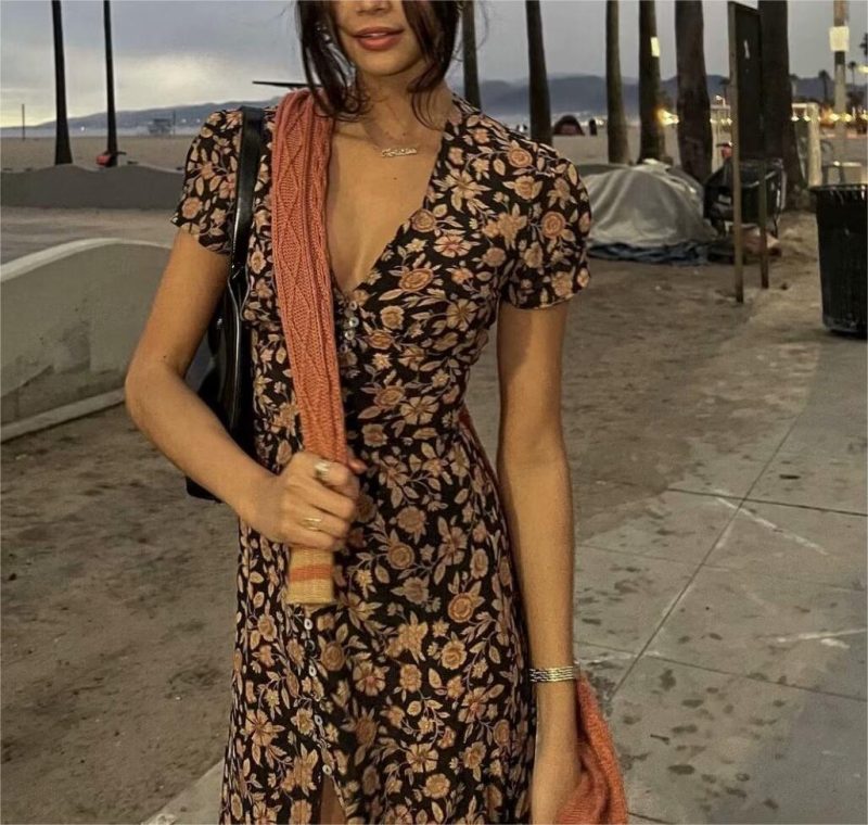 Short Sleeve Spring Dress with Golden Touch