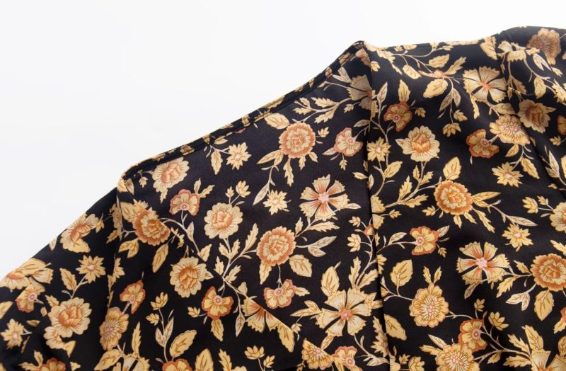Short Sleeve Spring Dress with Golden Touch - Image 3
