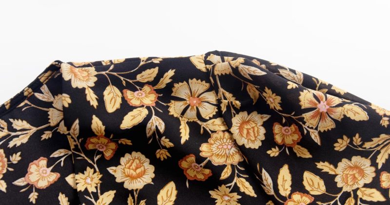 Short Sleeve Spring Dress with Golden Touch - Image 4