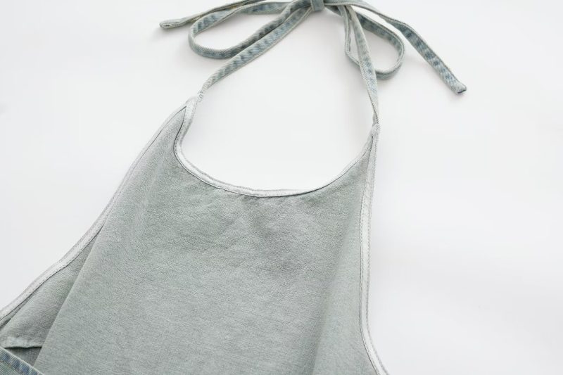 Chic Sleeveless Denim Dress for Warm Weather - Image 4