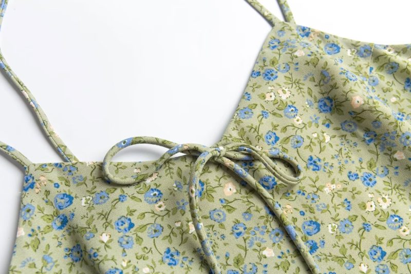 Lace-Up Waist Dress with Romantic Floral Style - Image 3